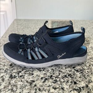 Relaxed Fit Skechers Athletic Slip-On Shoes with Breathable Design. Size 8.5